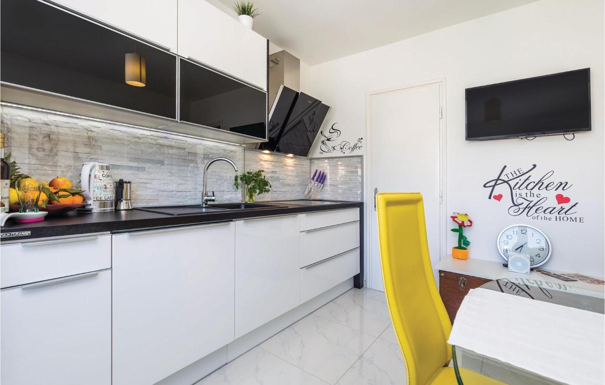 Gorgeous Apartment In Rijeka With Wifi Exterior photo